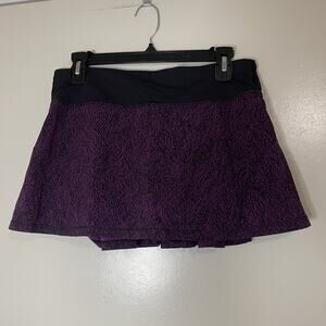 Lululemon Circuit Breaker Skirt in an Aurora Black and Purple size 6